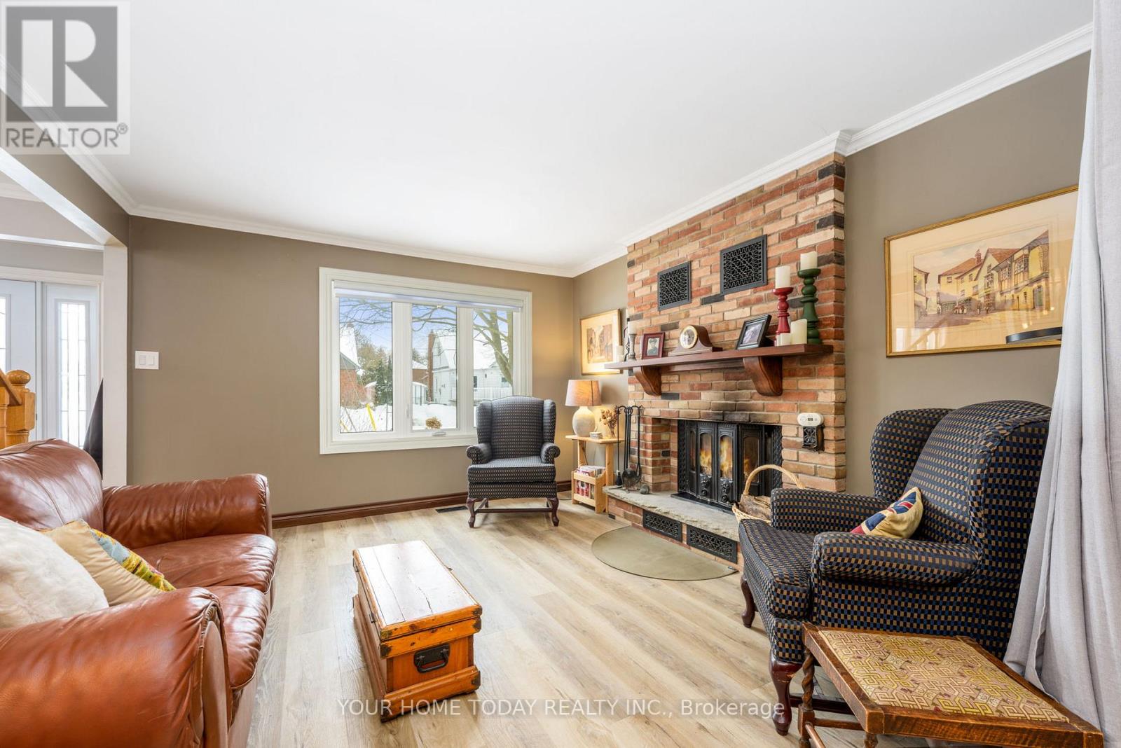 20 Elgin Street, Halton Hills (Georgetown), Ontario  L7G 3M3 - Photo 7 - W12805924