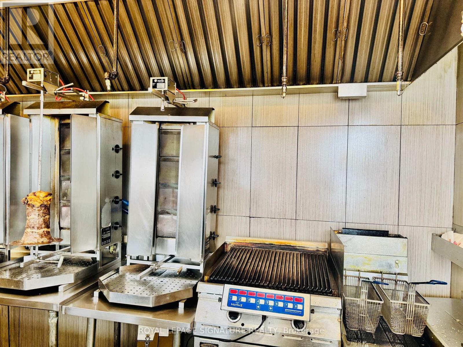 A3 - 755 Dundas Street W, Mississauga (Mavis-Erindale), Ontario  L5C 3B6 - Photo 11 - W12805932