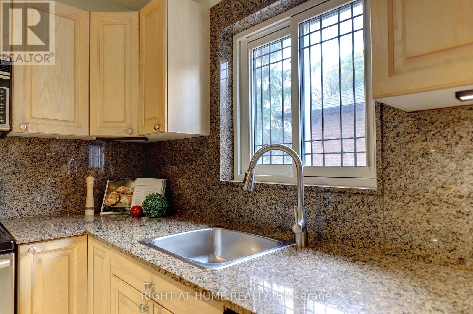 56 Cynthia Road, Toronto, Ontario  M6N 2P9 - Photo 13 - W12805950