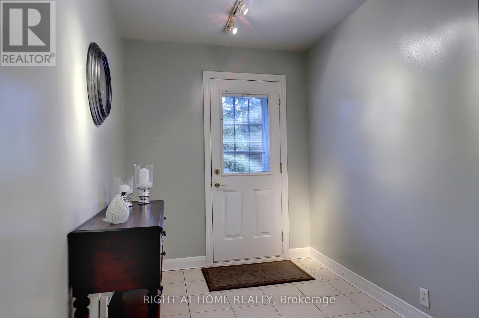 56 Cynthia Road, Toronto, Ontario  M6N 2P9 - Photo 15 - W12805950