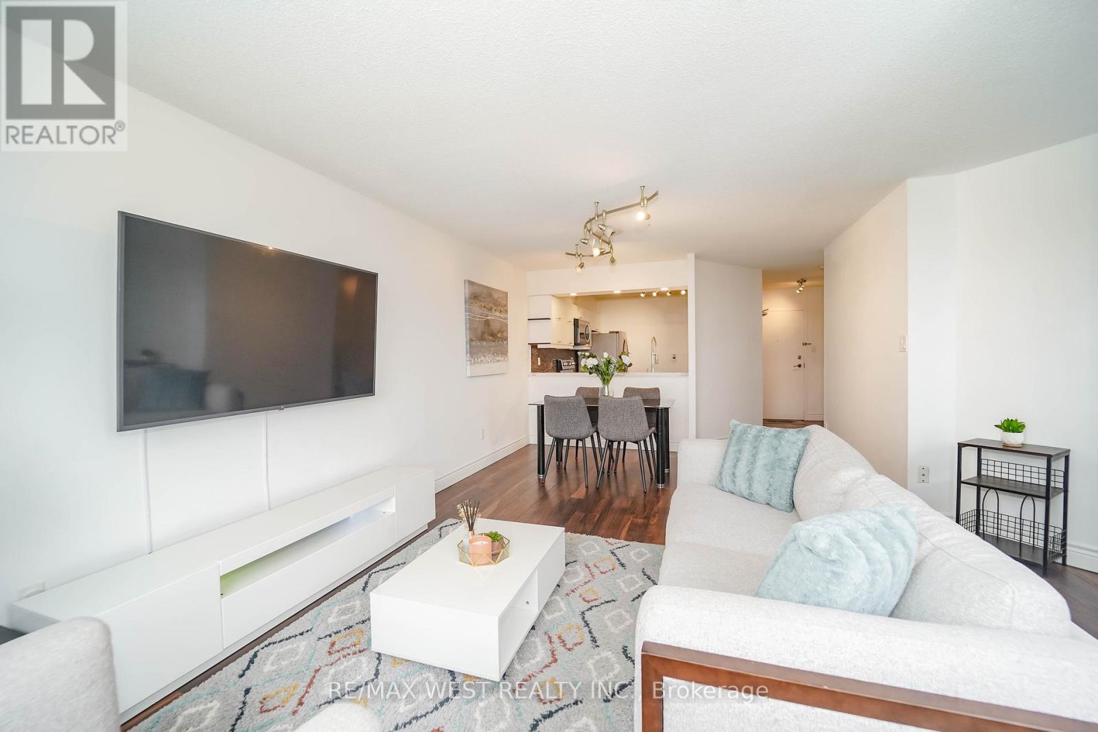 Ph10 - 234 Albion Road, Toronto, Ontario  M9W 6A7 - Photo 4 - W12806086