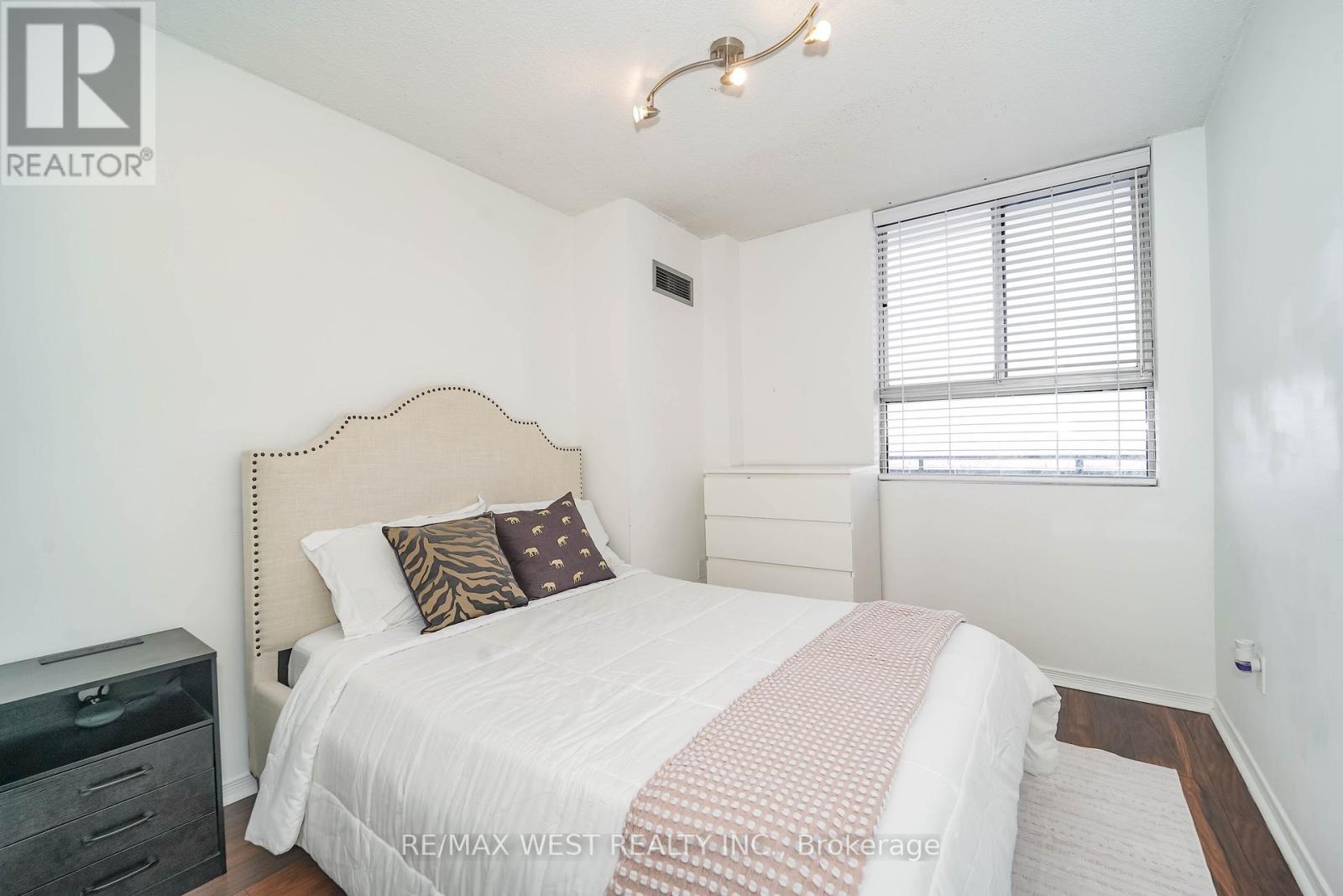 Ph10 - 234 Albion Road, Toronto, Ontario  M9W 6A7 - Photo 8 - W12806086