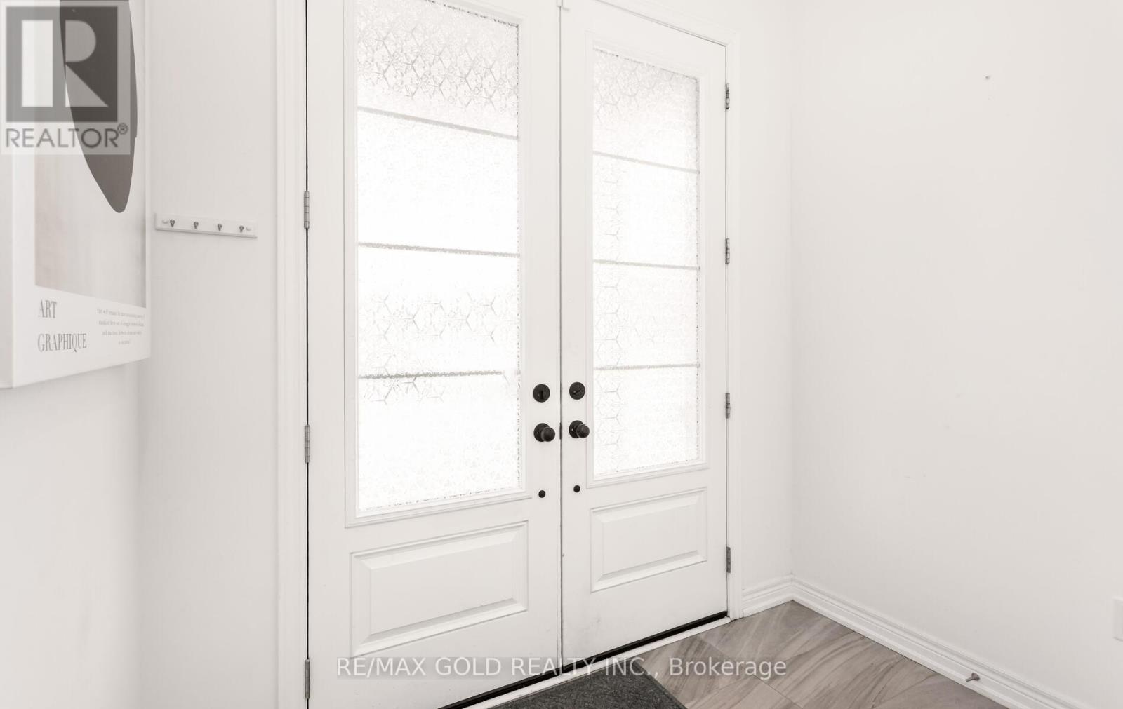 1322 Hamman Way, Milton (Fo Ford), Ontario  L9E 1L5 - Photo 4 - W12806098