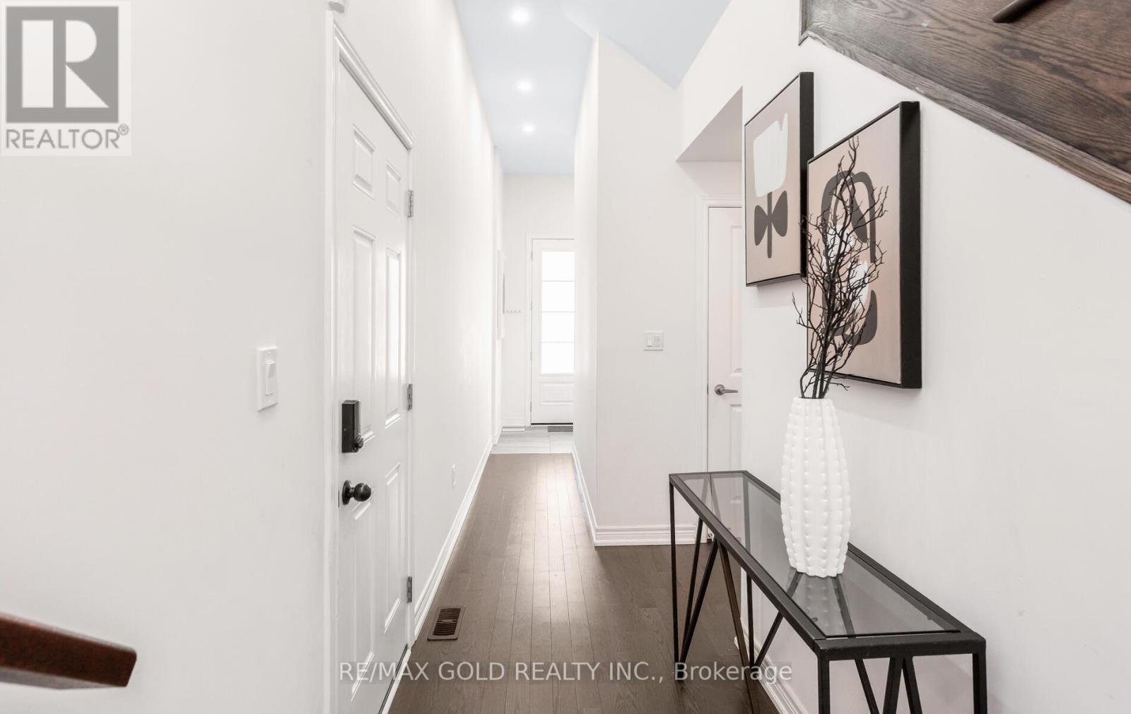 1322 Hamman Way, Milton (Fo Ford), Ontario  L9E 1L5 - Photo 8 - W12806098