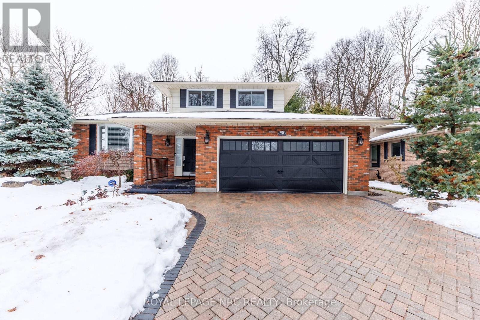 28 Spruceside Crescent, Pelham, Ontario  L0S 1E1 - Photo 2 - X12804474