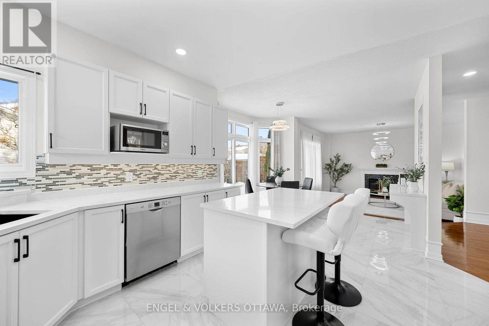 19 Black Tern Crescent, Ottawa, Ontario  K2M 2Z4 - Photo 5 - X12803202