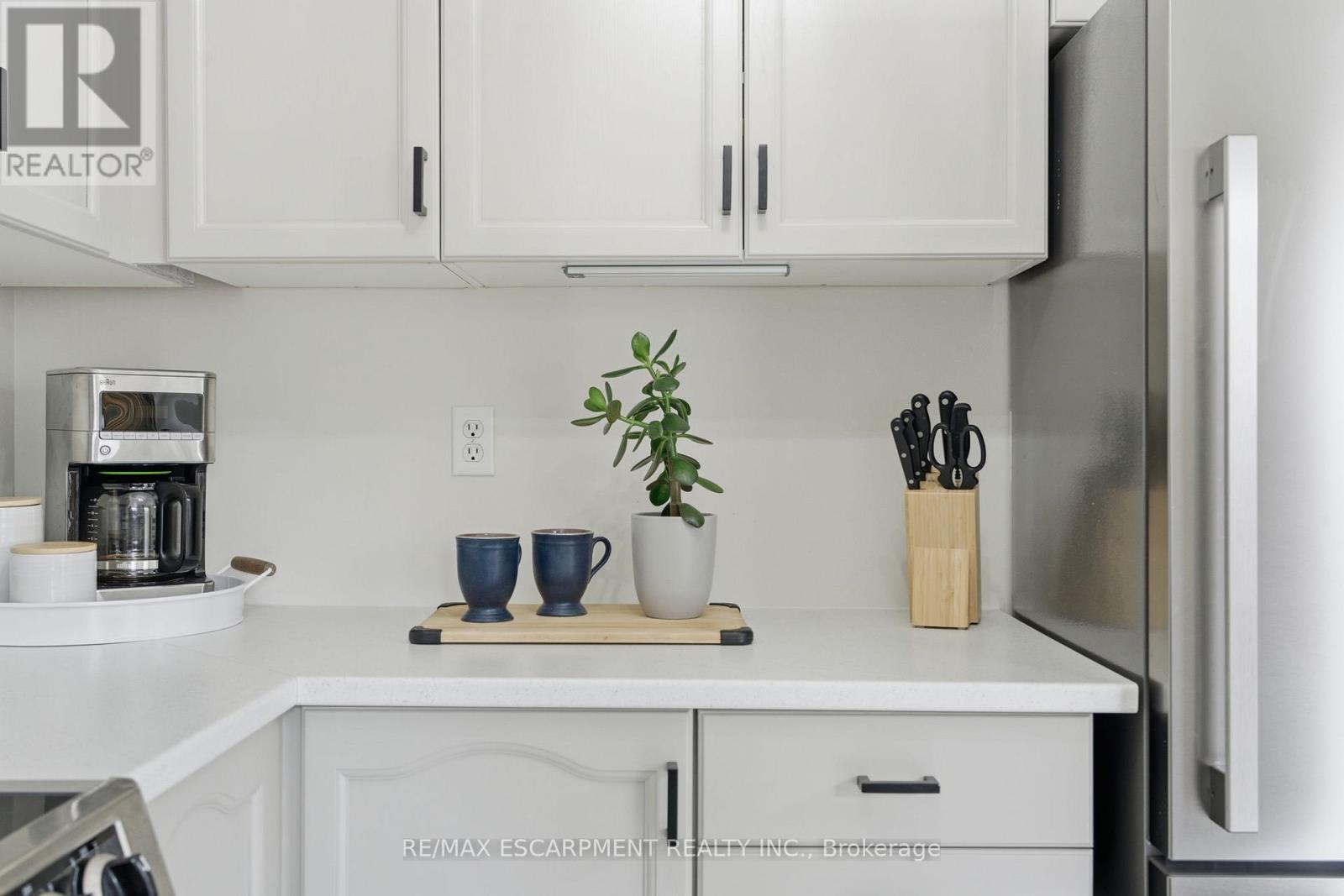 9 Slater Court, Hamilton, Ontario  L8B 0K8 - Photo 14 - X12703234