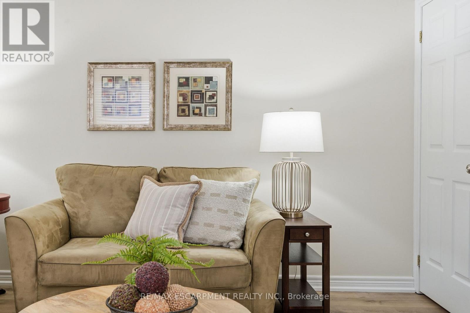 9 Slater Court, Hamilton, Ontario  L8B 0K8 - Photo 8 - X12703234