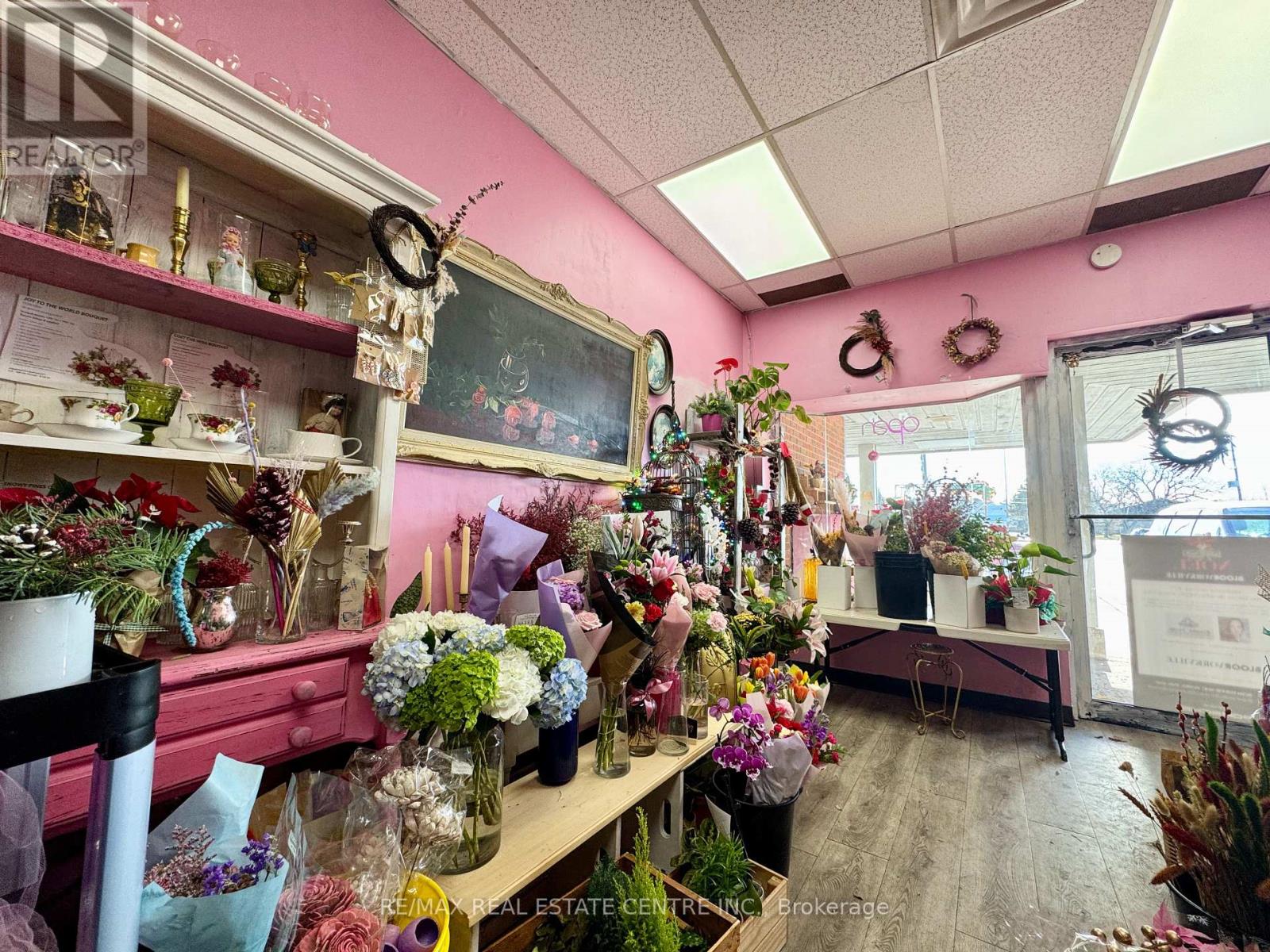 23 - 33 Lakeshore Road, St. Catharines (Lakeshore), Ontario  L2N 7B3 - Photo 3 - X12805972