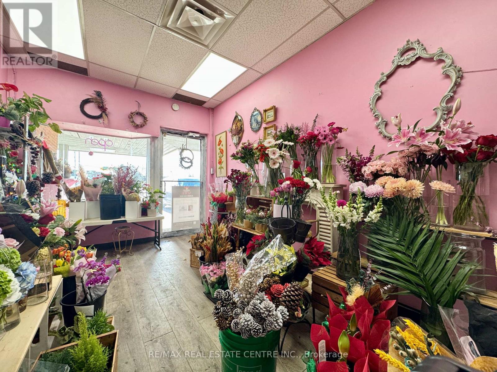 23 - 33 Lakeshore Road, St. Catharines (Lakeshore), Ontario  L2N 7B3 - Photo 4 - X12805972