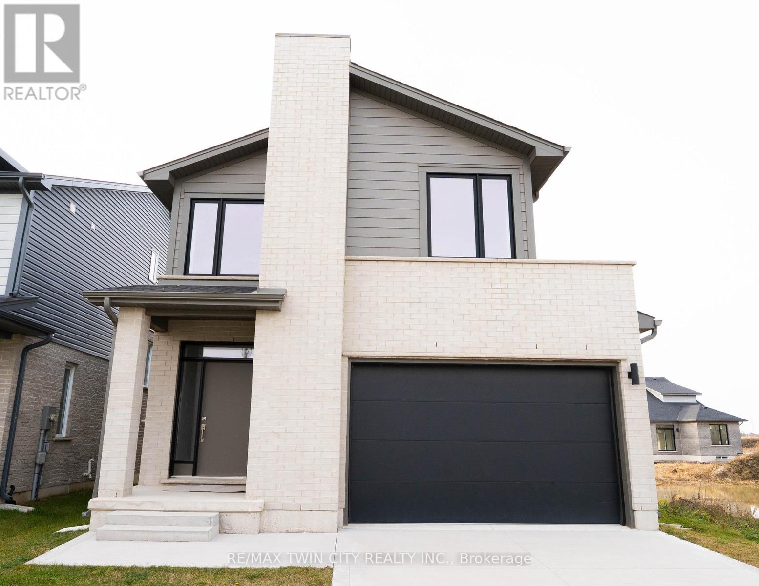 2250 SOUTHPORT CRESCENT, London South (South U)