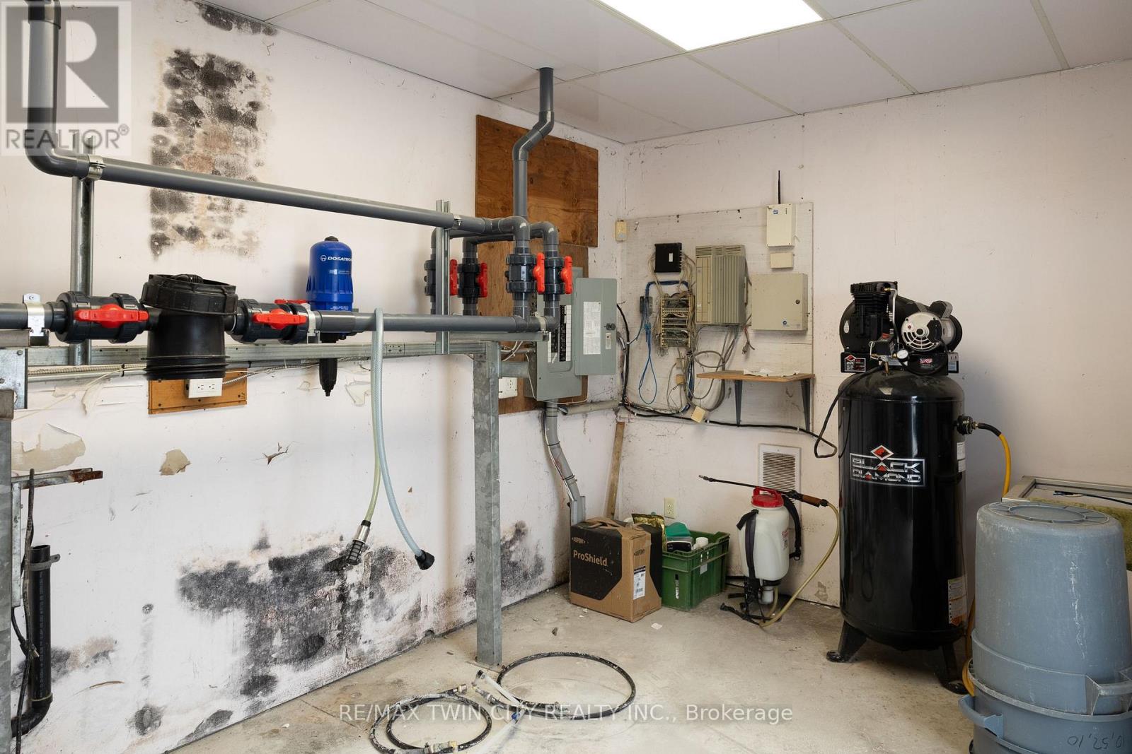 1888 Windham Centre Road, Norfolk, Ontario  N0A 2A0 - Photo 17 - X12806010