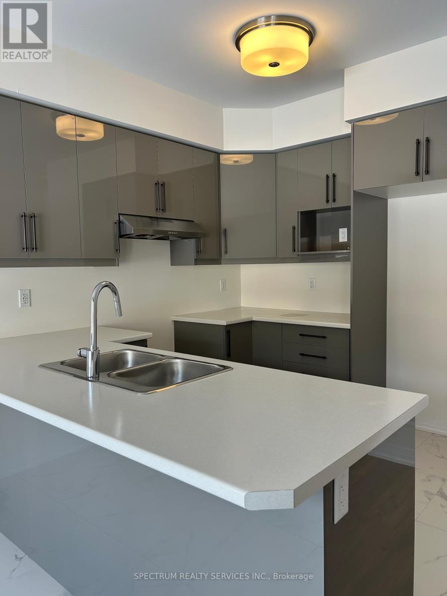 64 Mckernan Avenue, Brantford, Ontario  N3V 0C2 - Photo 3 - X12806058