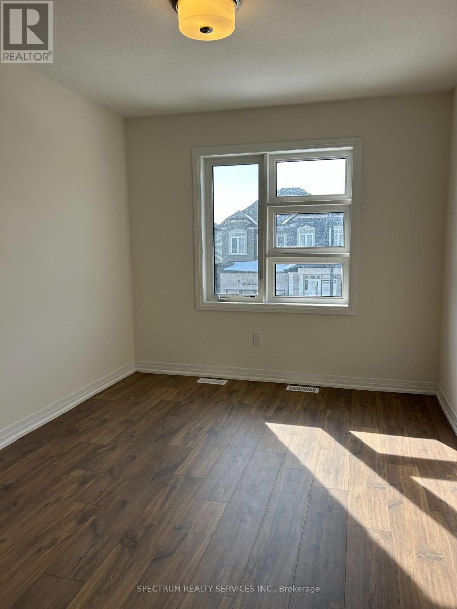 64 Mckernan Avenue, Brantford, Ontario  N3V 0C2 - Photo 6 - X12806058