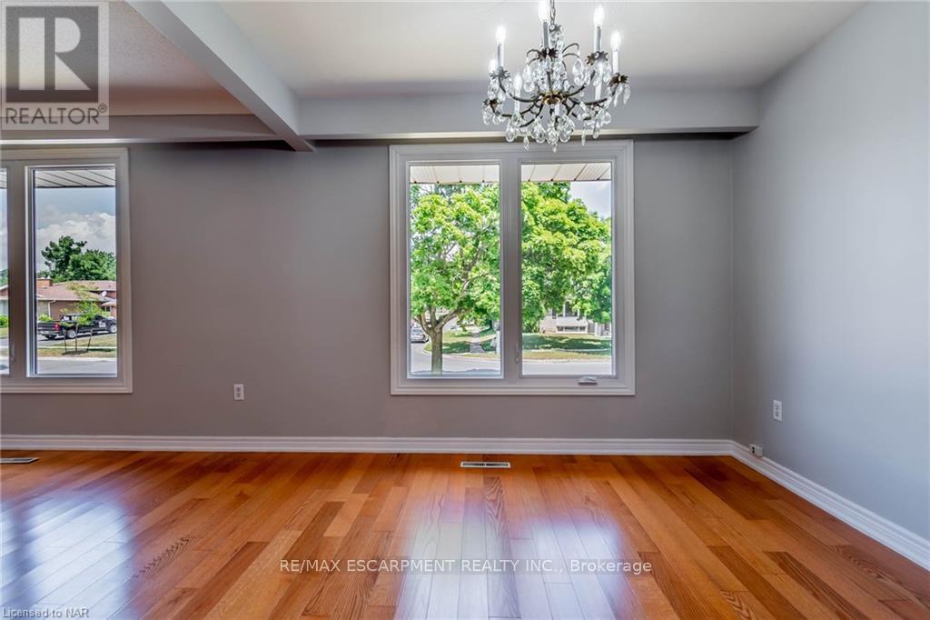 31 Westwood Crescent, Welland, Ontario  L3C 4R2 - Photo 9 - X12806062