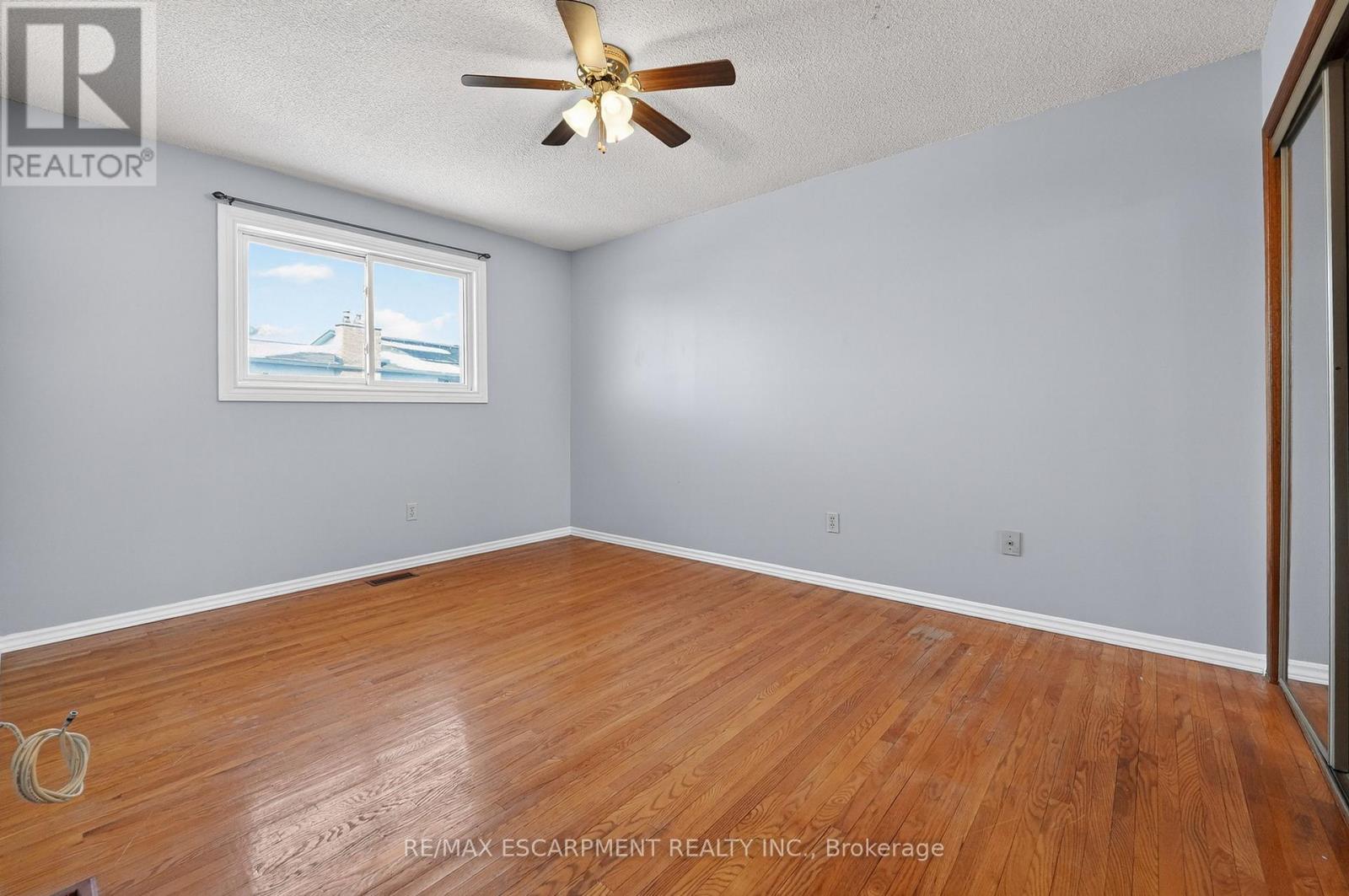 209 Ravenbury Drive, Hamilton, Ontario  L8W 2J2 - Photo 11 - X12806092