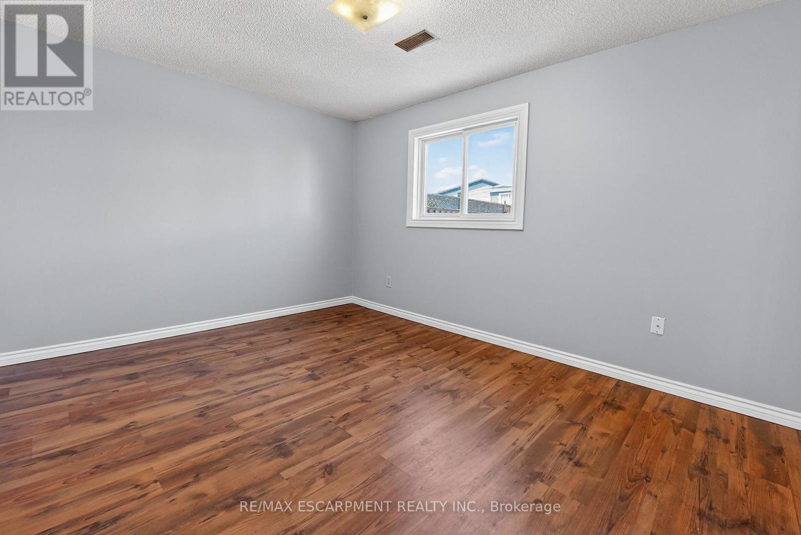 209 Ravenbury Drive, Hamilton, Ontario  L8W 2J2 - Photo 22 - X12806092