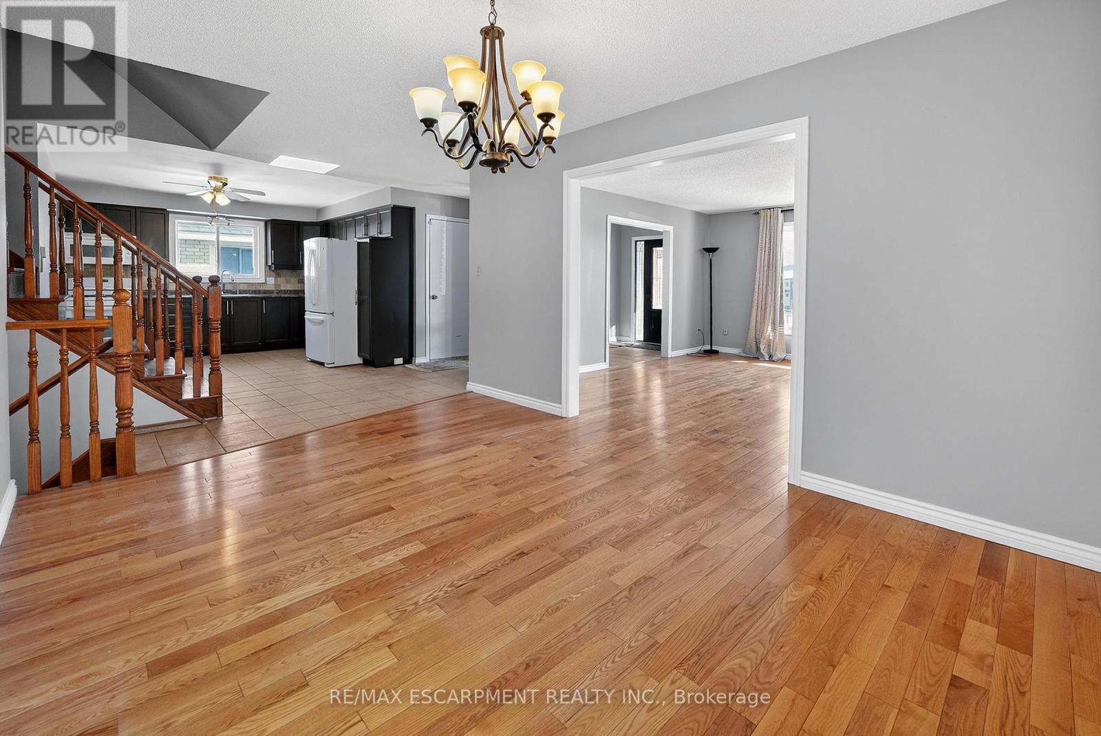 209 Ravenbury Drive, Hamilton, Ontario  L8W 2J2 - Photo 7 - X12806092