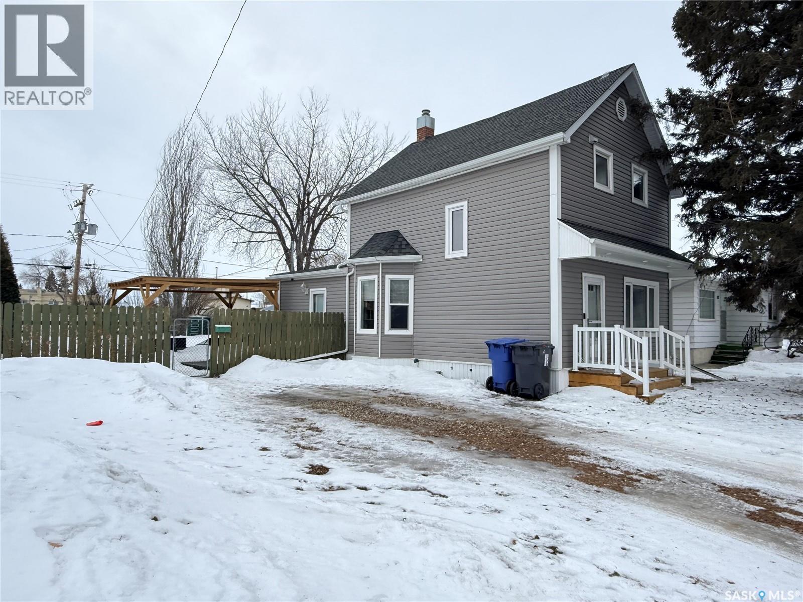 241 4th AVENUE W, Melville, Saskatchewan