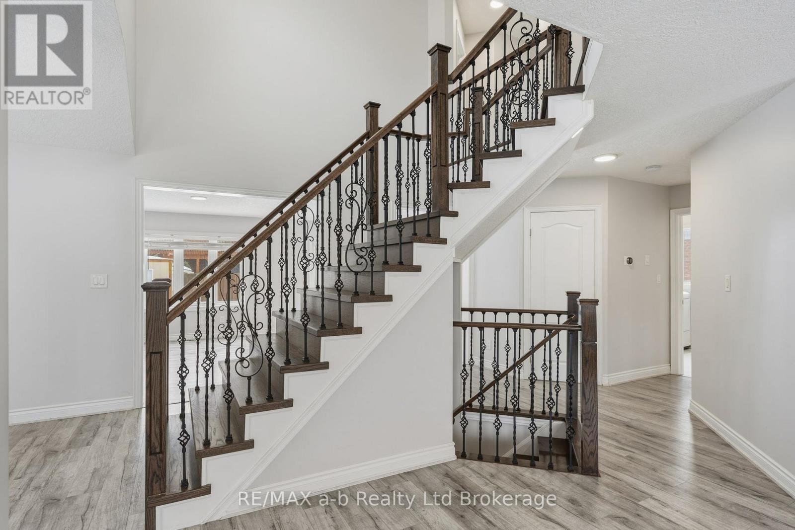 687 Spitfire Street, Woodstock, Ontario  N4T 0B1 - Photo 3 - X12805606