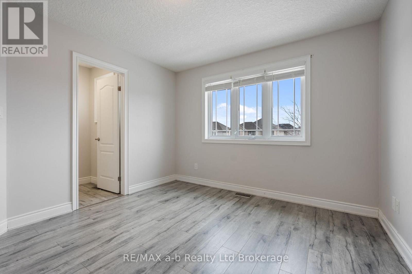 687 Spitfire Street, Woodstock, Ontario  N4T 0B1 - Photo 17 - X12805606