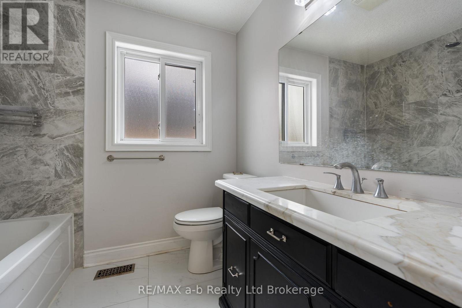 687 Spitfire Street, Woodstock, Ontario  N4T 0B1 - Photo 14 - X12805606