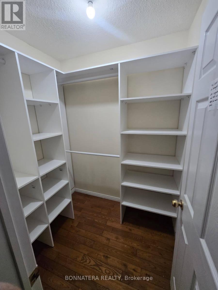 5359 Bullrush Drive, Mississauga, Ontario  L5V 2C1 - Photo 21 - W12757976