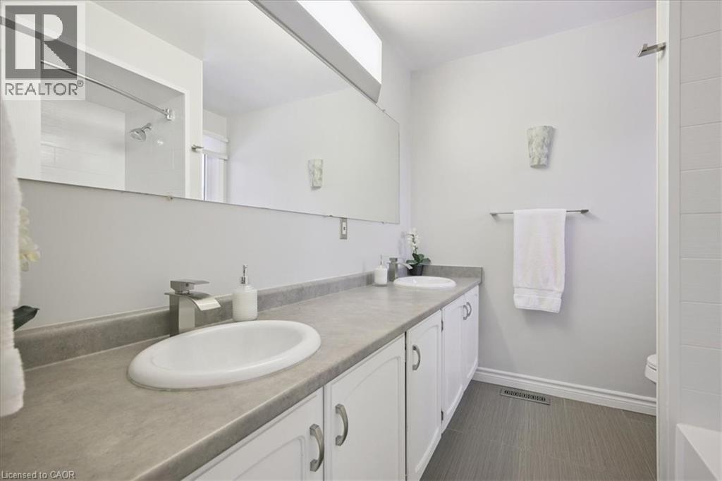 2387 Rushbury Court, Burlington, Ontario  L7P 3V8 - Photo 24 - 40806342