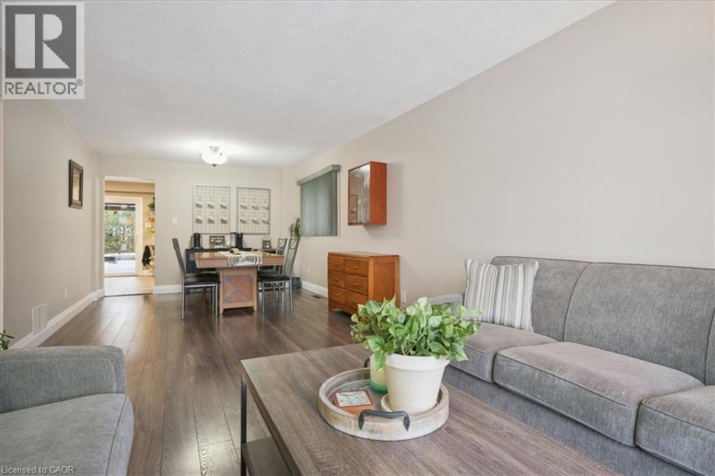 2387 Rushbury Court, Burlington, Ontario  L7P 3V8 - Photo 8 - 40806342