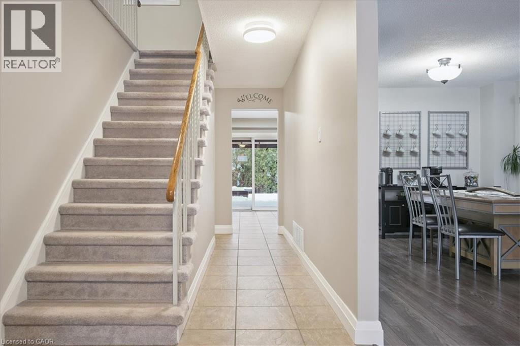 2387 Rushbury Court, Burlington, Ontario  L7P 3V8 - Photo 4 - 40806342