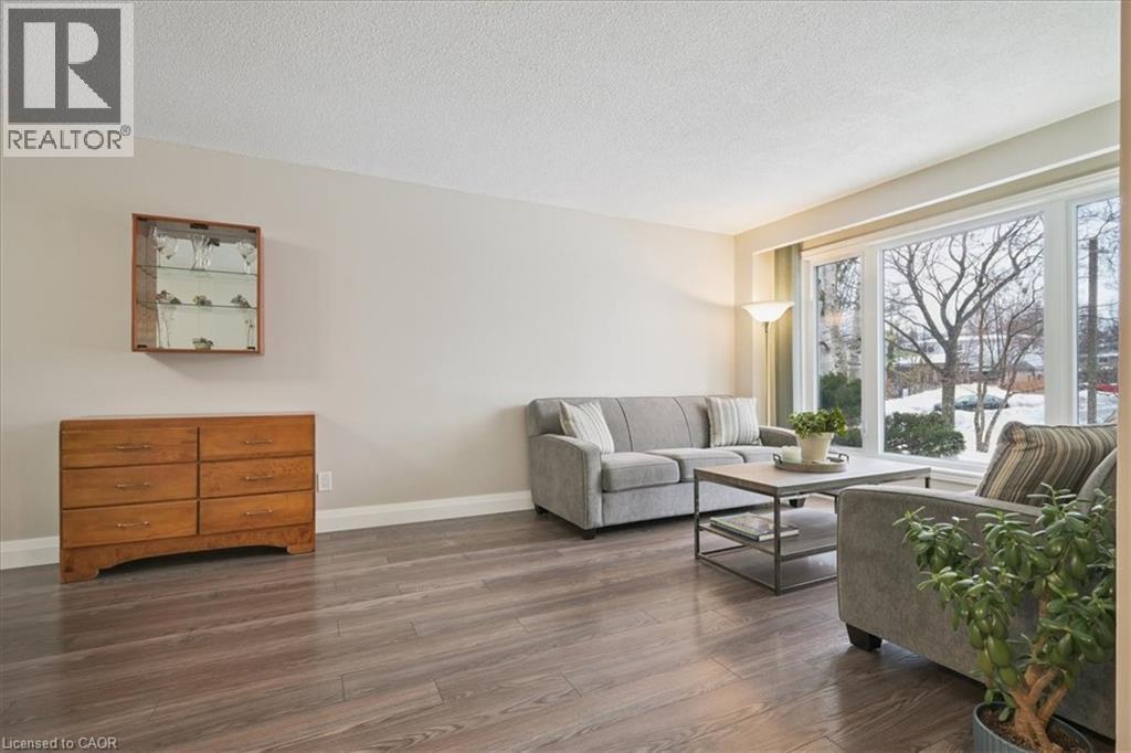 2387 Rushbury Court, Burlington, Ontario  L7P 3V8 - Photo 6 - 40806342