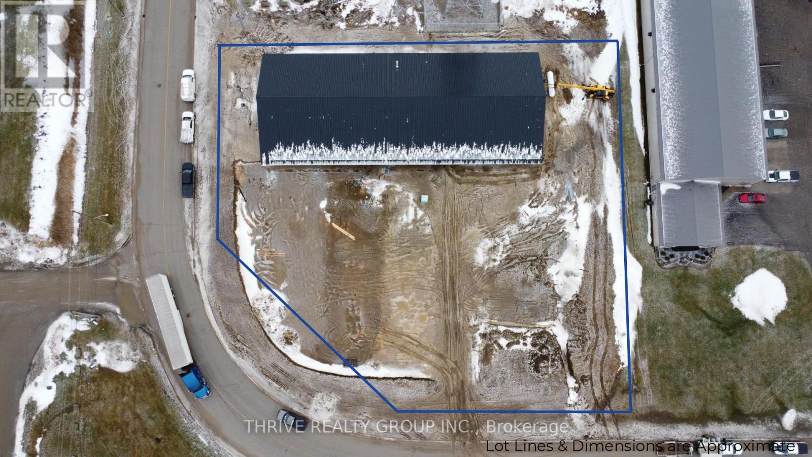 775 Wright Street, Strathroy-Caradoc (Ne), Ontario  N7G 3H8 - Photo 2 - X12806246