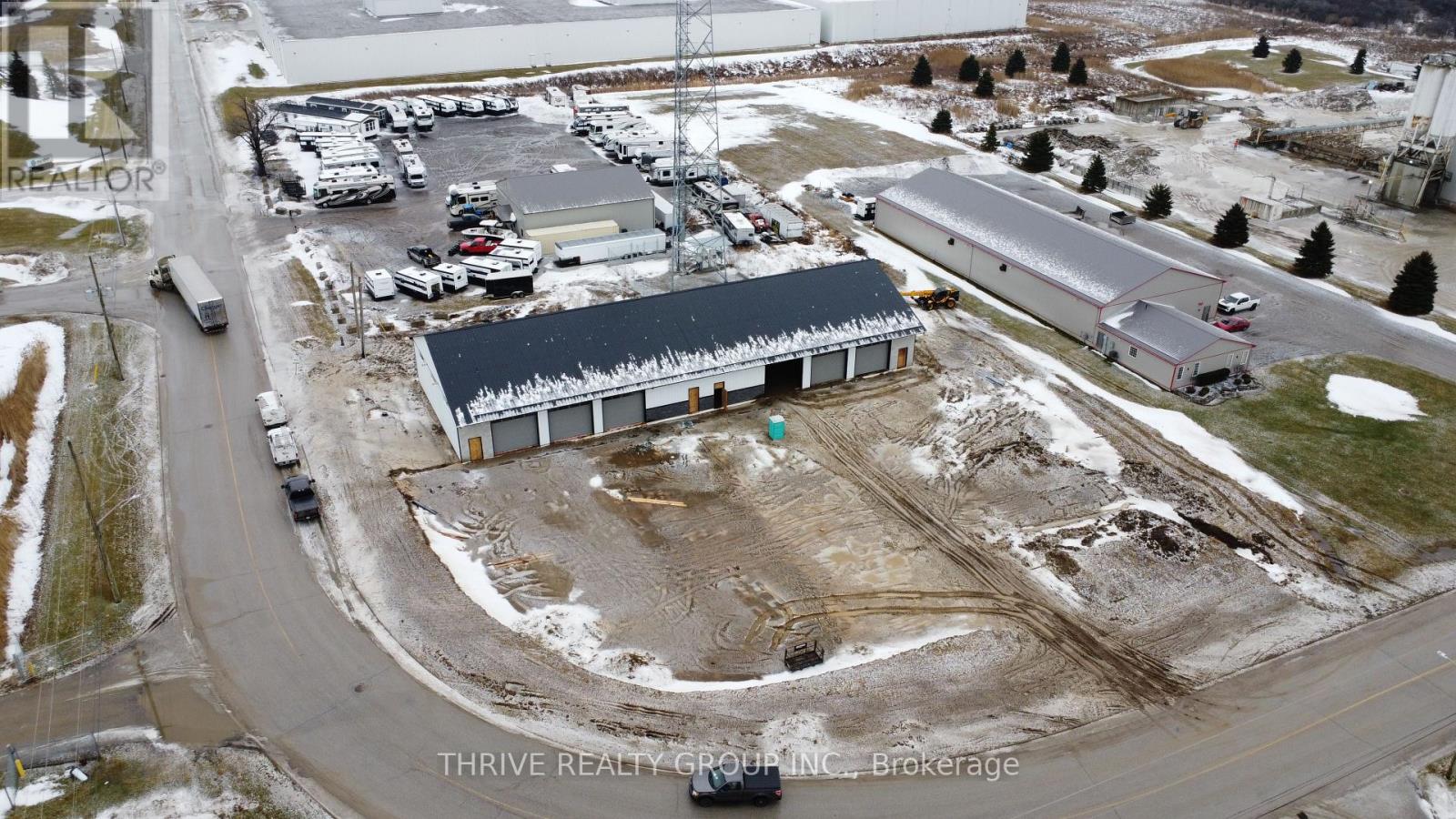 775 Wright Street, Strathroy-Caradoc (Ne), Ontario  N7G 3H8 - Photo 3 - X12806246