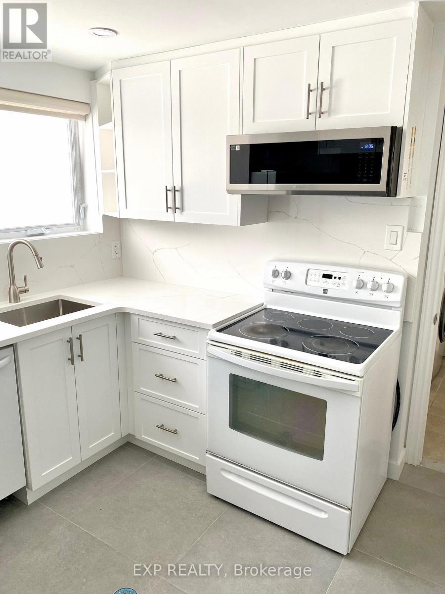 2042 Tawney Avenue, Ottawa, Ontario  K1G 1B8 - Photo 12 - X12806172