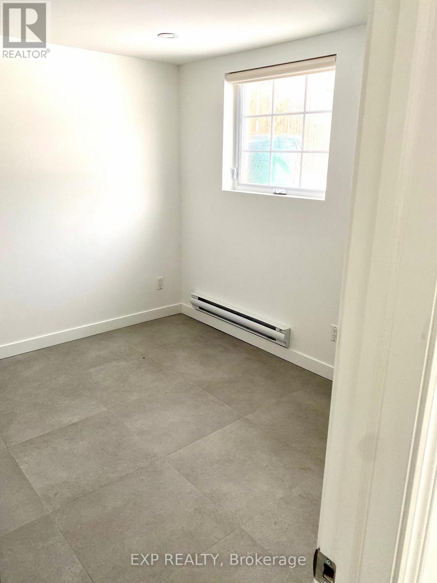 2042 Tawney Avenue, Ottawa, Ontario  K1G 1B8 - Photo 14 - X12806172