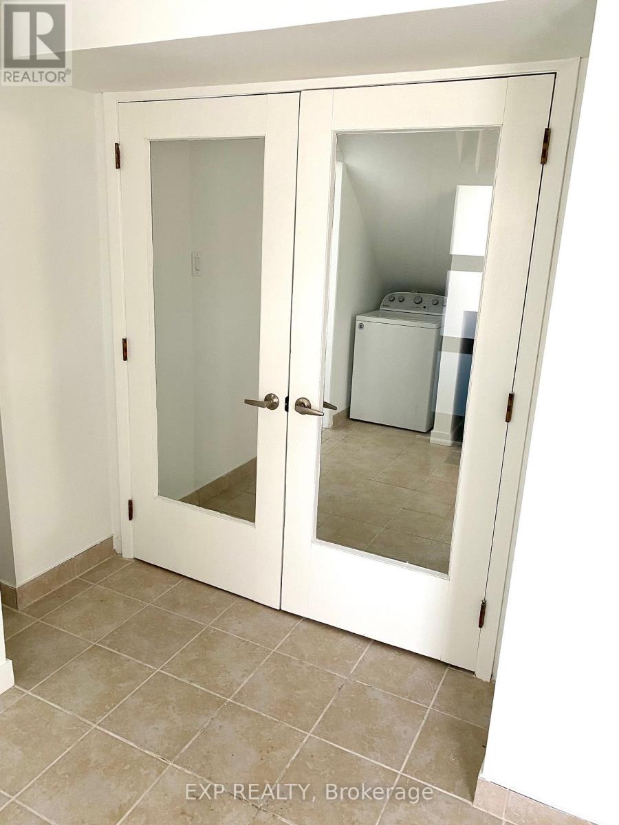 2042 Tawney Avenue, Ottawa, Ontario  K1G 1B8 - Photo 5 - X12806172