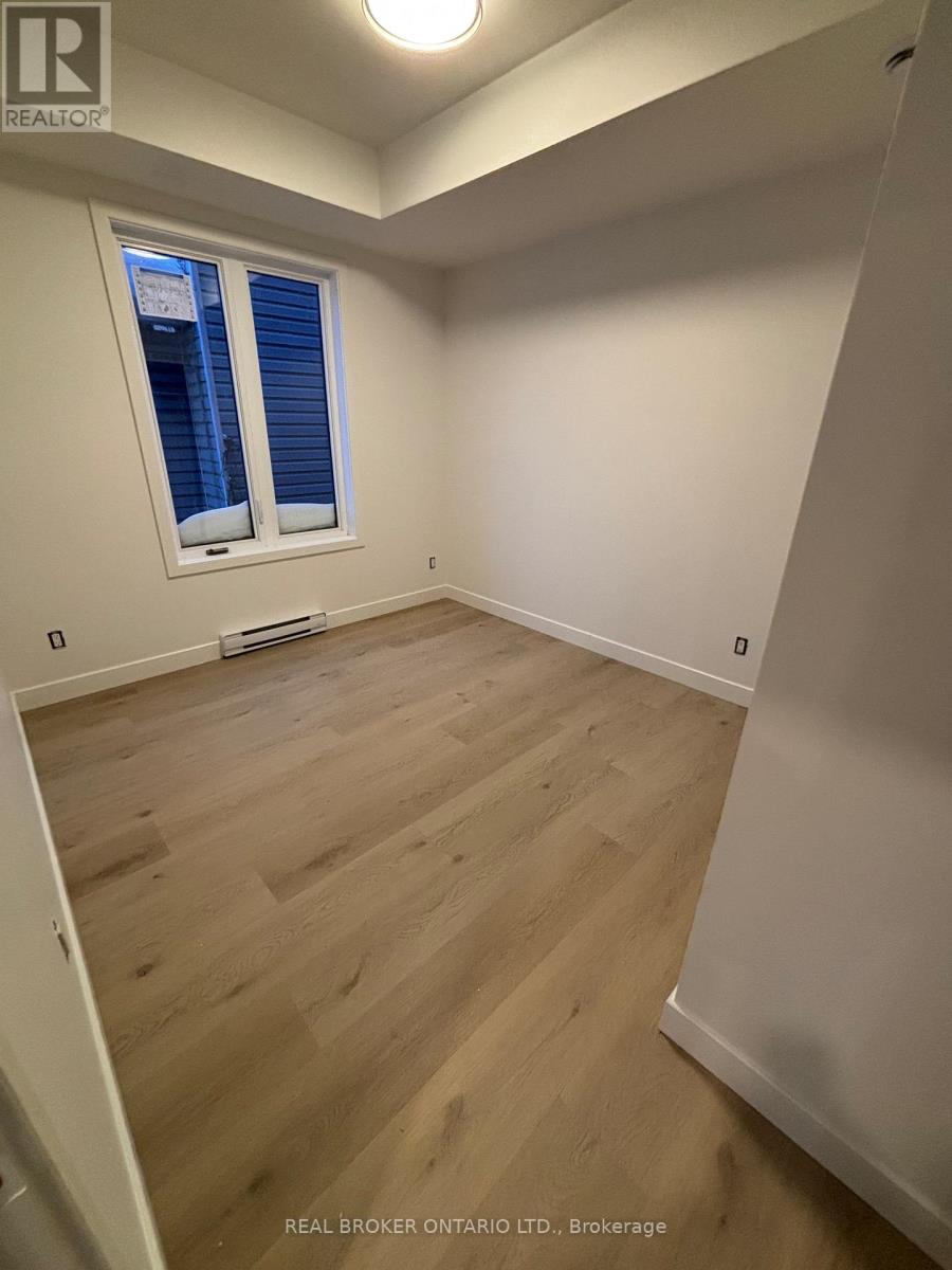 5 - 184 Woodroffe Avenue, Ottawa, Ontario  K2A 3T9 - Photo 7 - X12806178