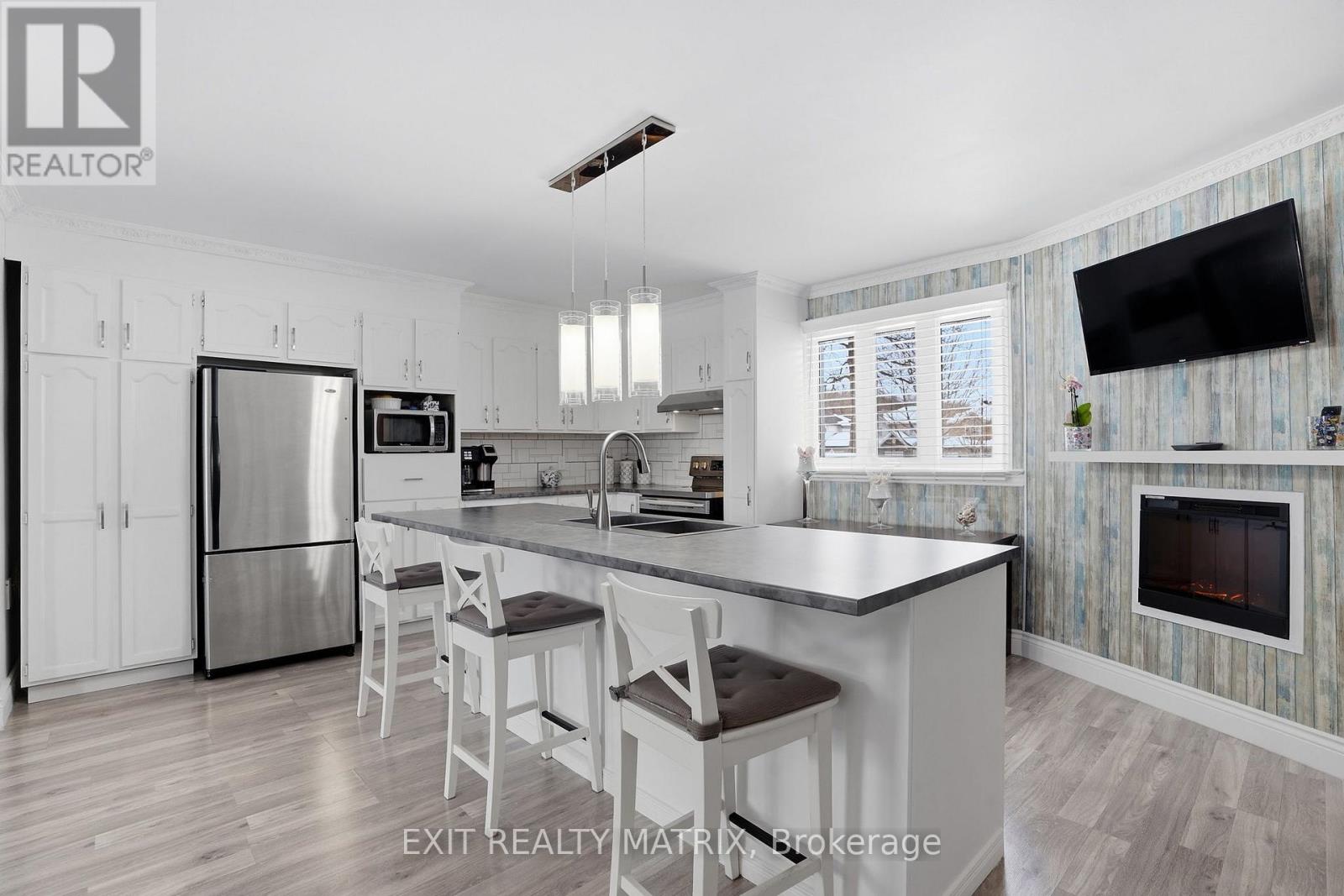 1691-1695 Saint-Laurent Street, Clarence-Rockland, Ontario  K4K 1C2 - Photo 8 - X12806278