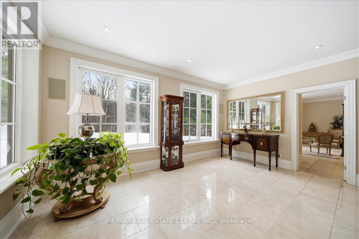 65 Kingswood Drive, King, Ontario  L7B 1K8 - Photo 19 - N12806104