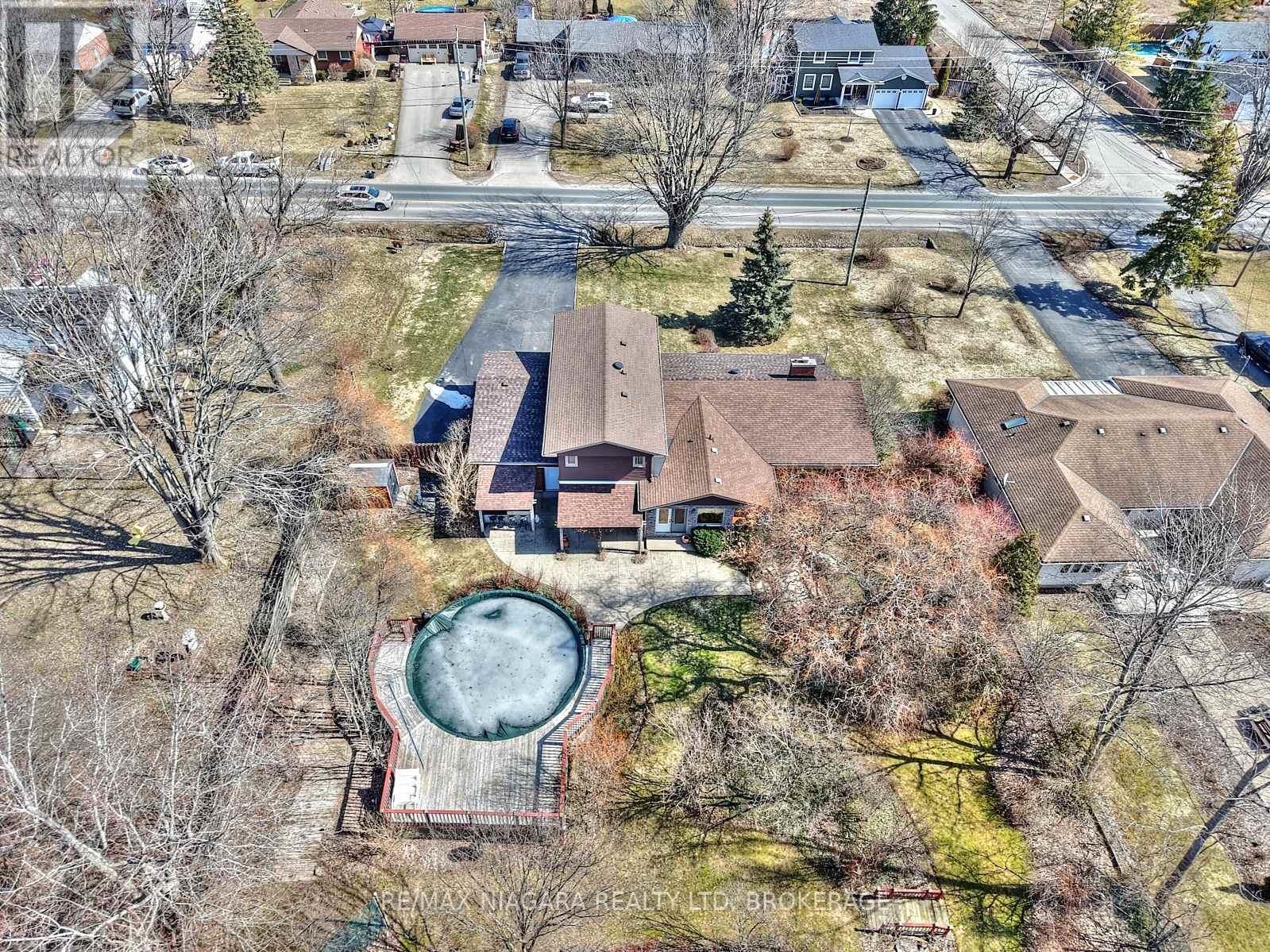 1121 Pettit Road, Fort Erie, Ontario  L2A 5A2 - Photo 38 - X12806218