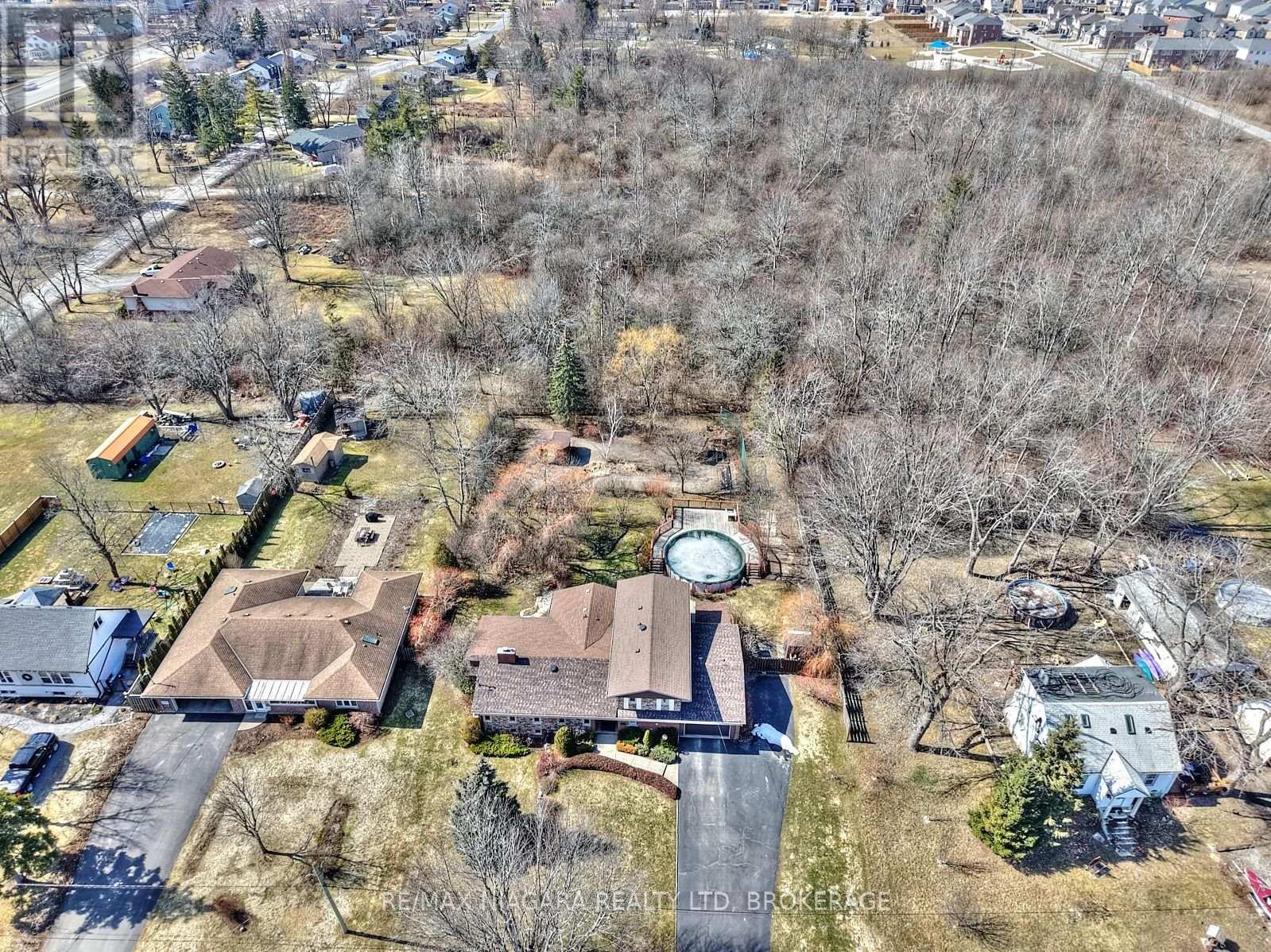 1121 Pettit Road, Fort Erie, Ontario  L2A 5A2 - Photo 39 - X12806218