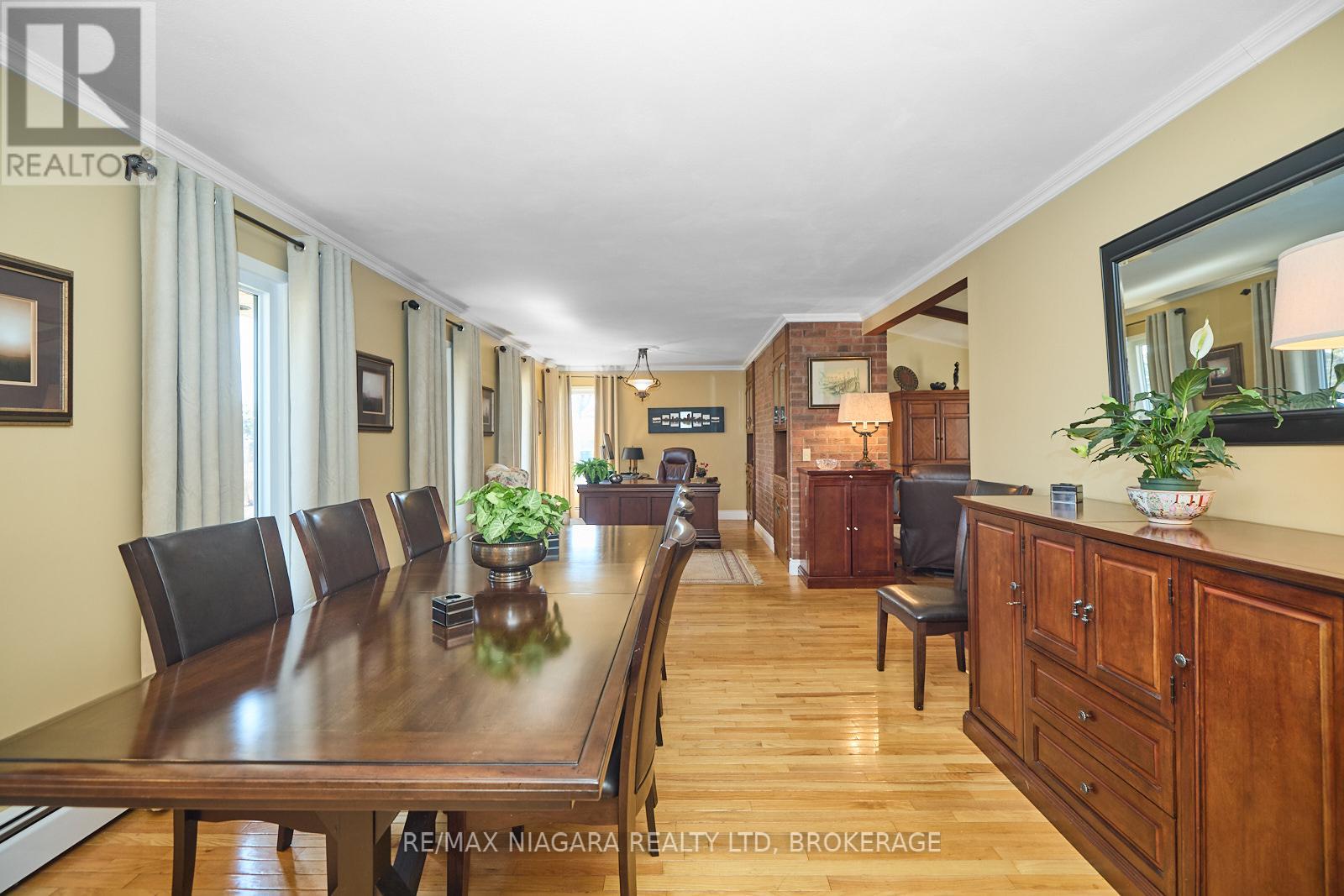 1121 Pettit Road, Fort Erie, Ontario  L2A 5A2 - Photo 5 - X12806218