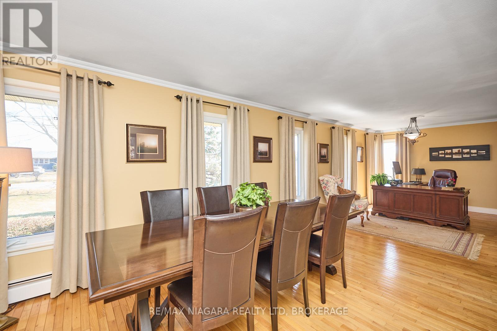 1121 Pettit Road, Fort Erie, Ontario  L2A 5A2 - Photo 6 - X12806218