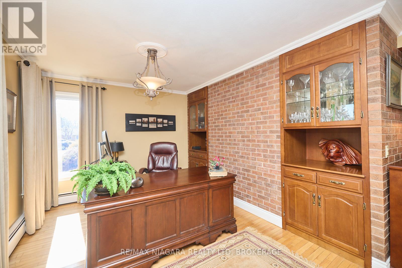 1121 Pettit Road, Fort Erie, Ontario  L2A 5A2 - Photo 7 - X12806218