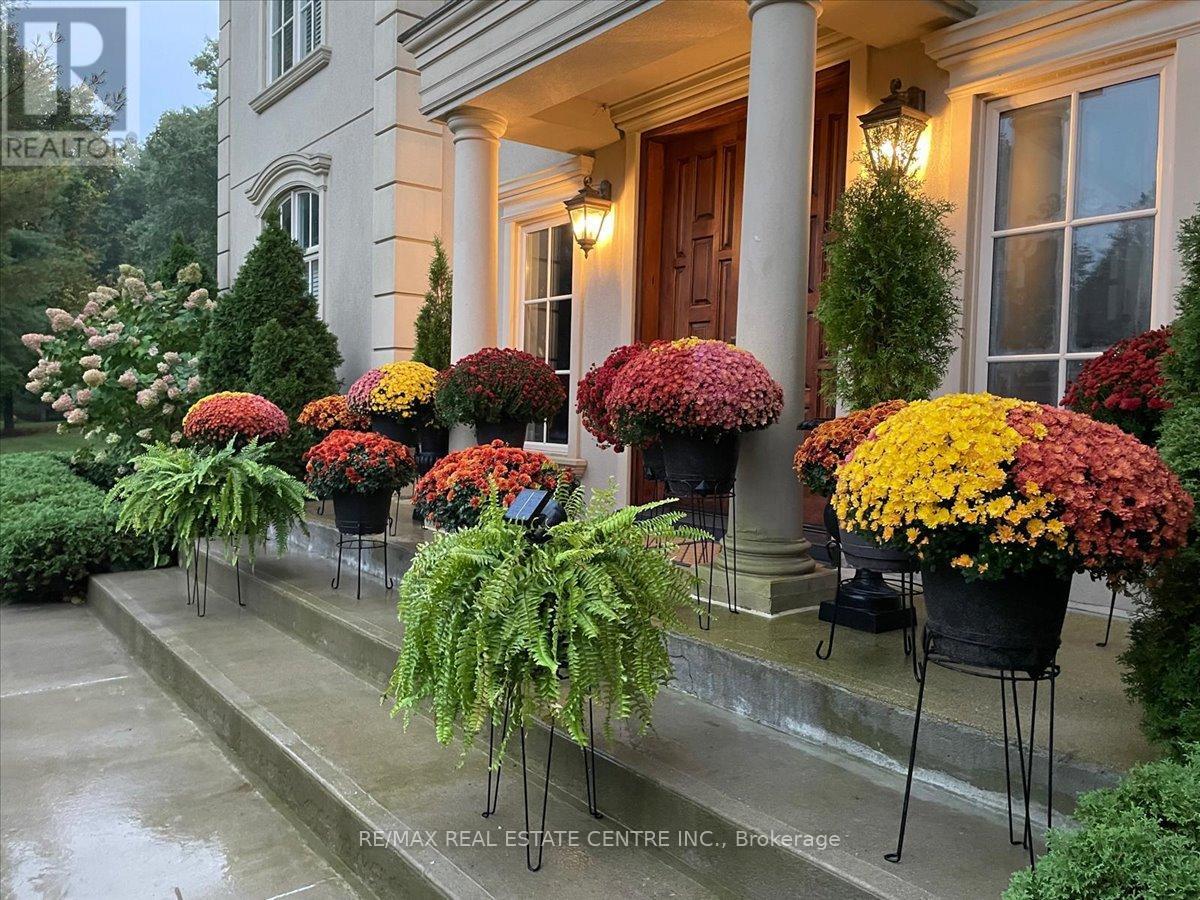 65 Kingswood Drive, King, Ontario  L7B 1K8 - Photo 5 - N12806104