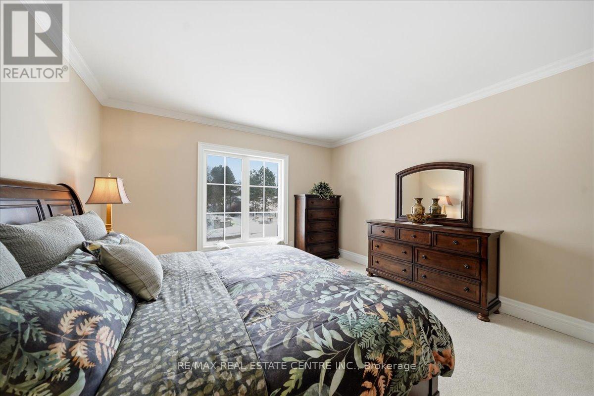 65 Kingswood Drive, King, Ontario  L7B 1K8 - Photo 28 - N12806104