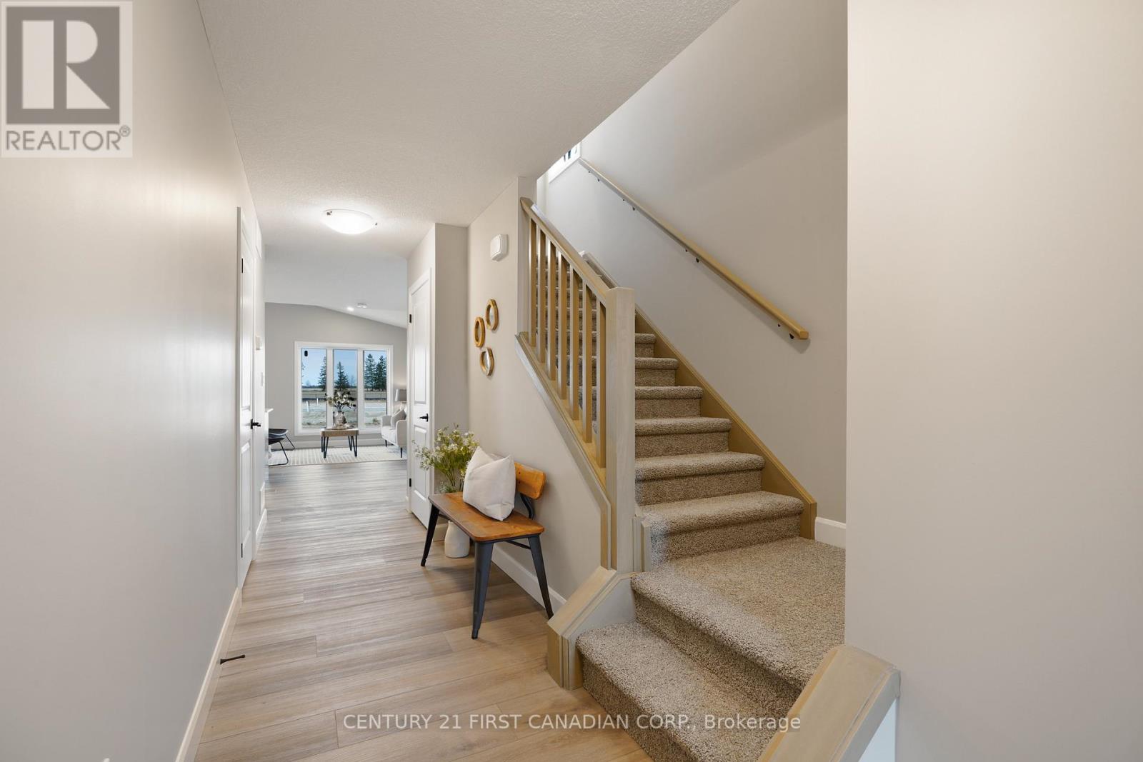 9 Postma Crescent, North Middlesex, Ontario  N0M 1A0 - Photo 1 - X12480207