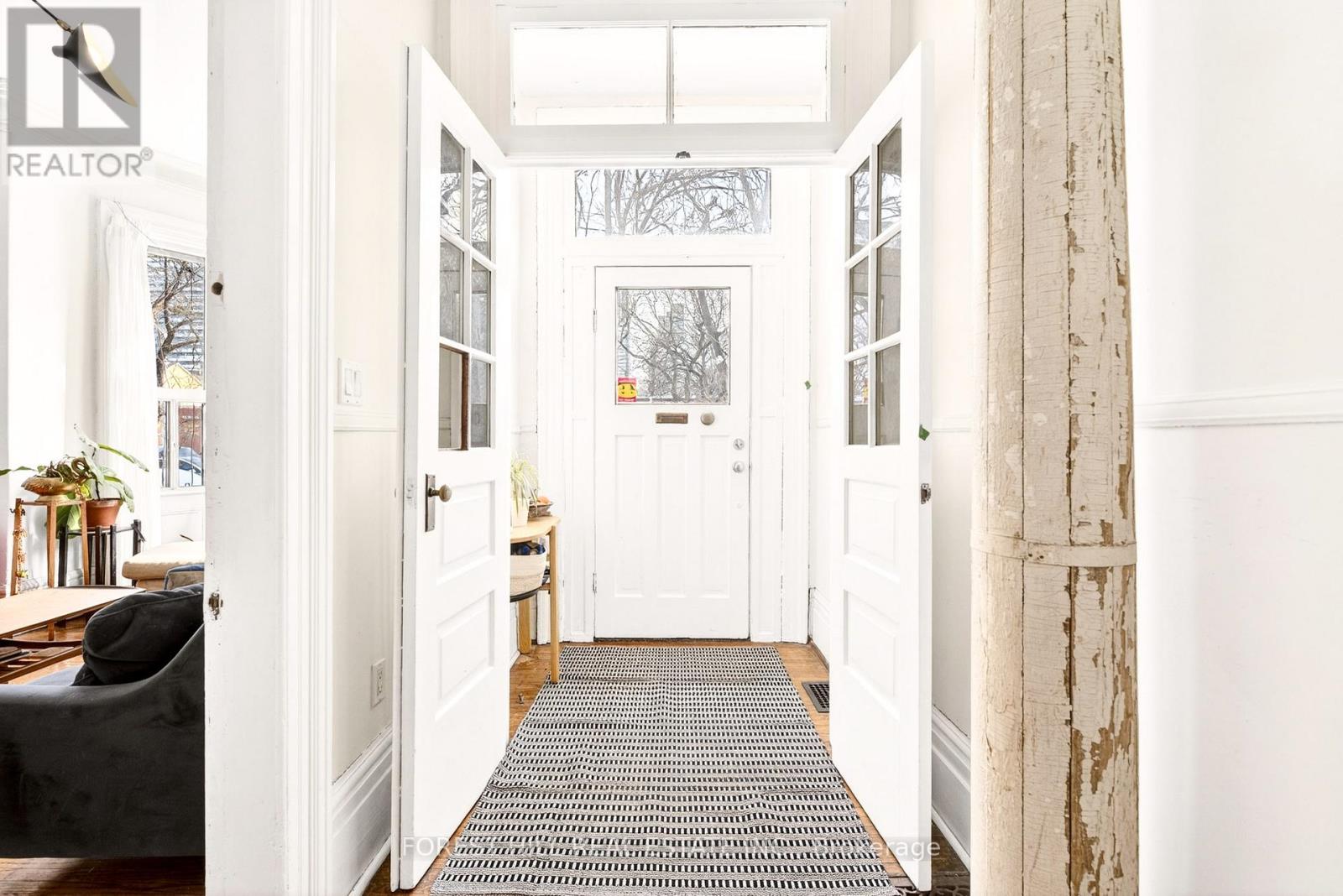 46 Phoebe Street, Toronto, Ontario  M5T 1A9 - Photo 4 - C12806140