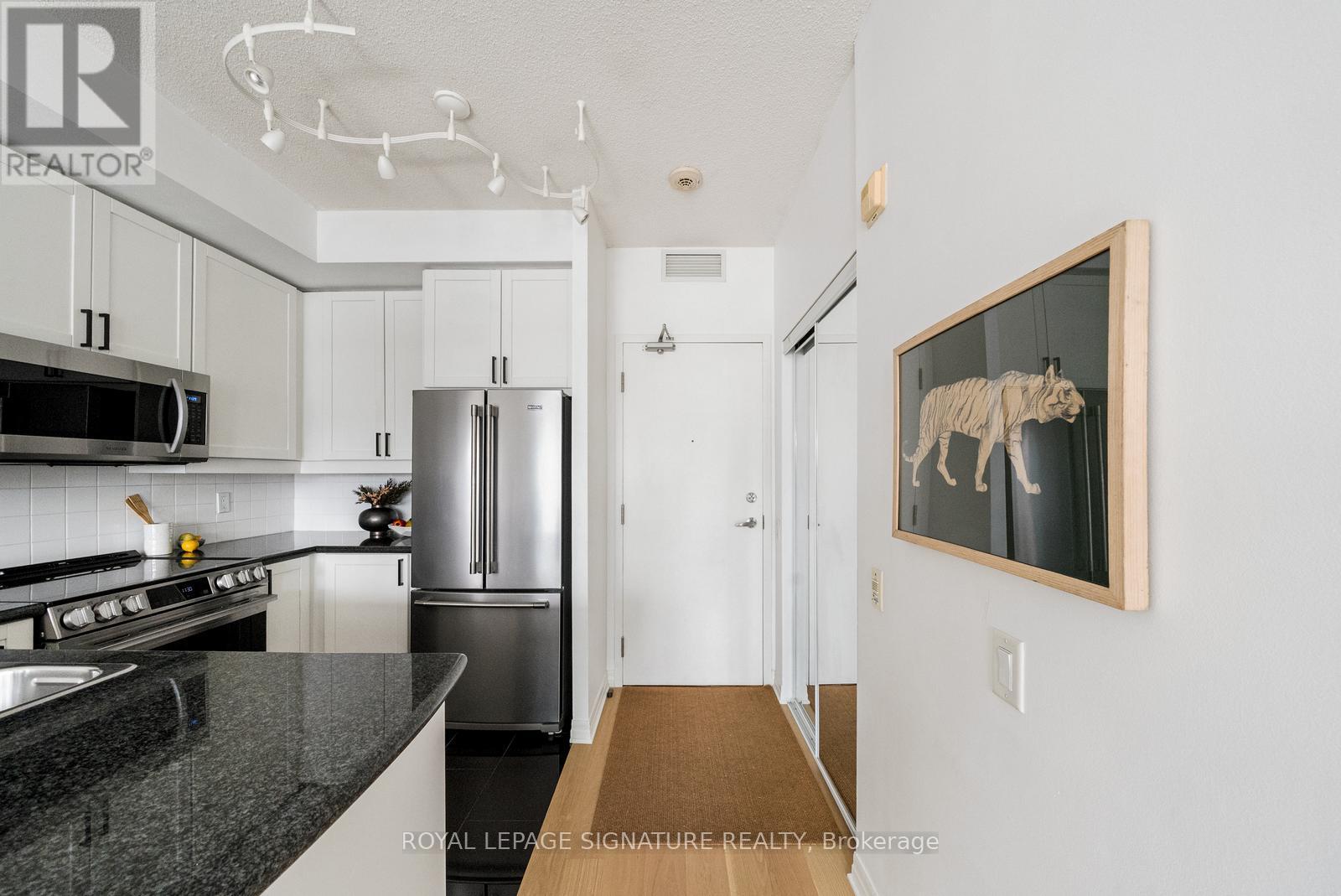 Ph 612 - 901 Queen Street W, Toronto, Ontario M6J 3X4 - Photo 2 - C12806188