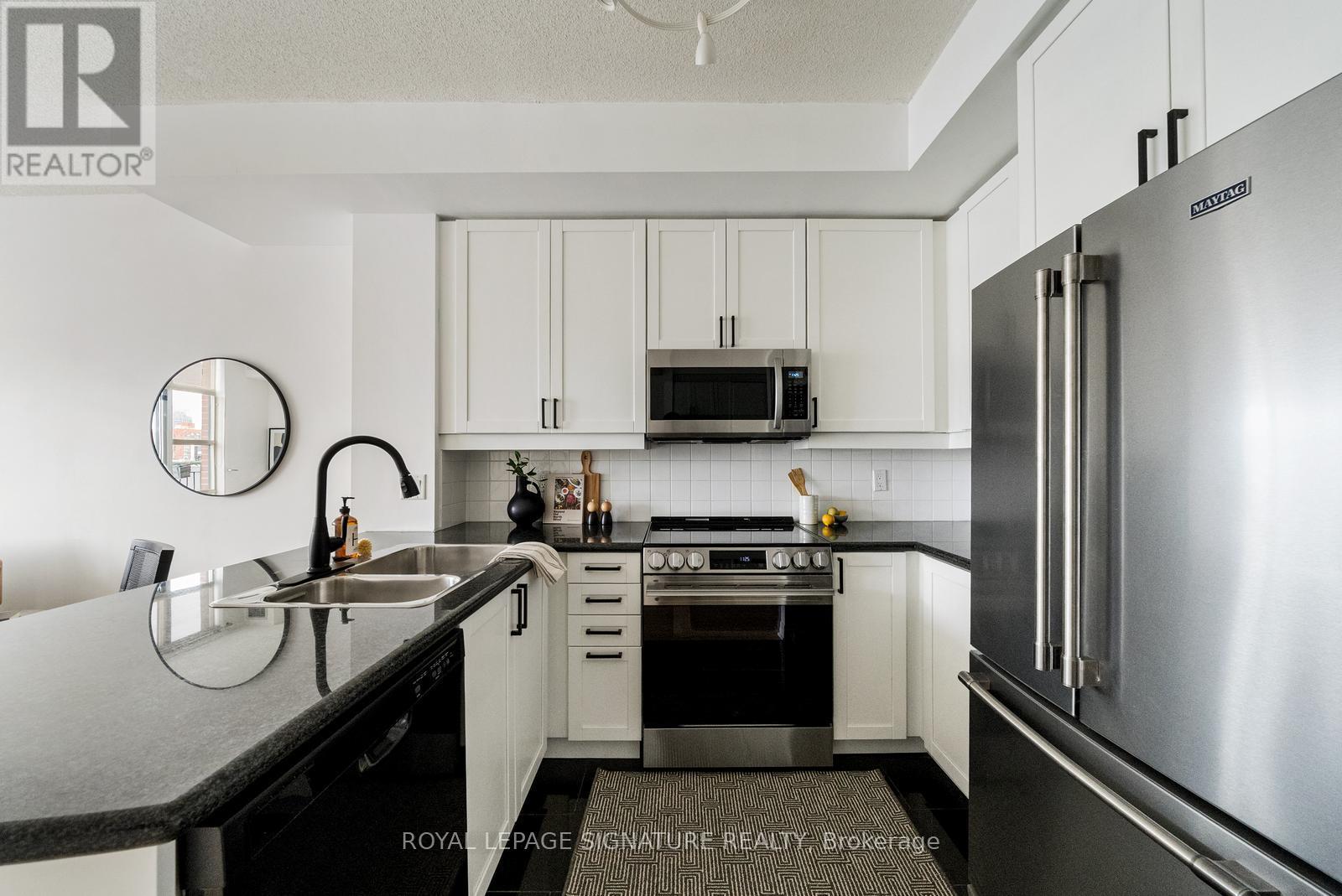 Ph 612 - 901 Queen Street W, Toronto, Ontario M6J 3X4 - Photo 3 - C12806188